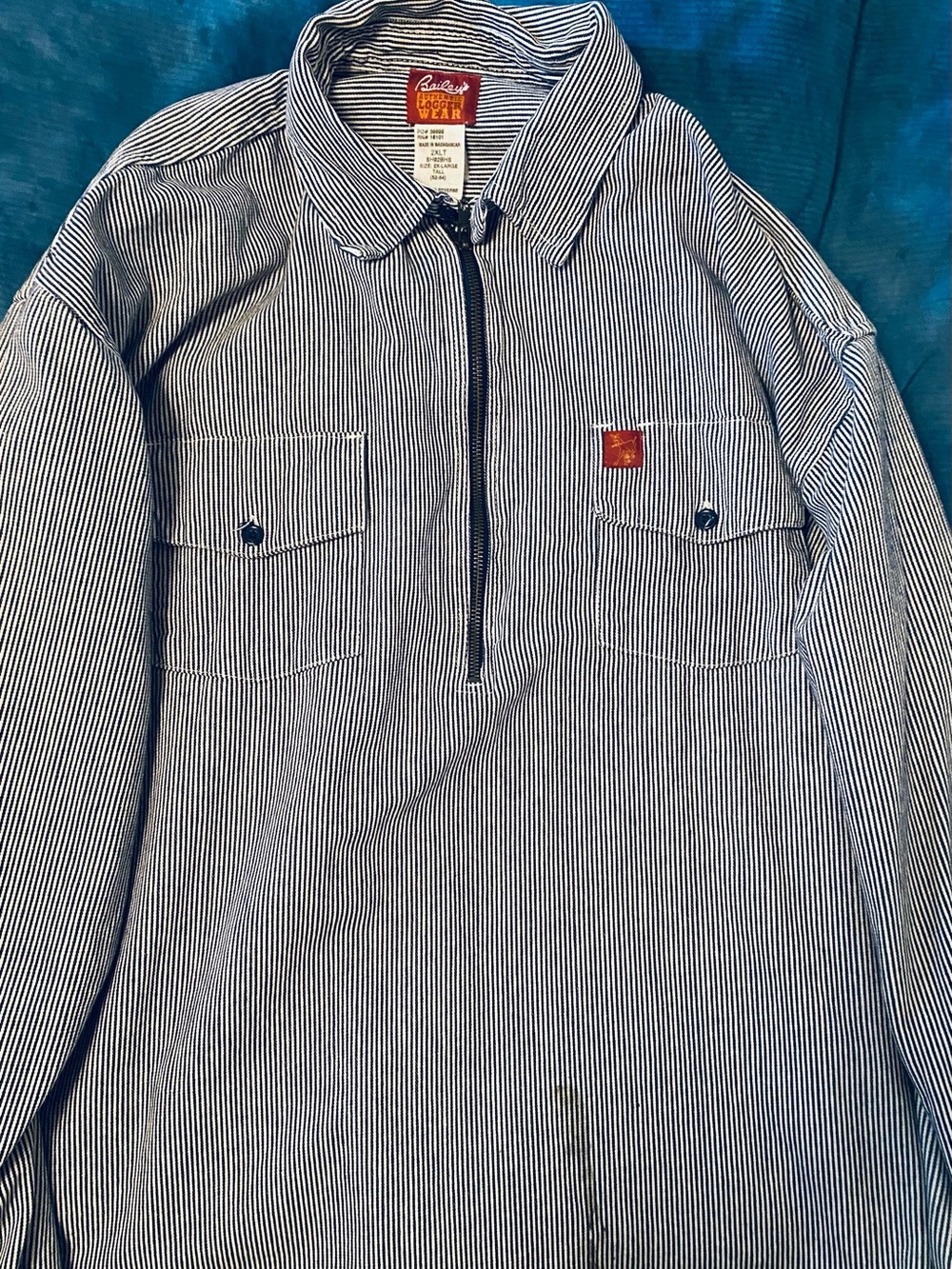 Vintage Bailey’s Men’s Navy and White Striped Long-Sleeve Pullover Work Shirt
